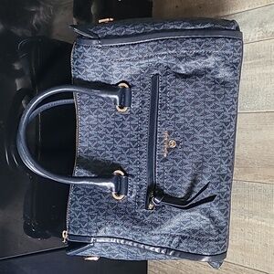 Michael Kors Signature Carine Cross Body Purse Is Missing The Crossbody Strap